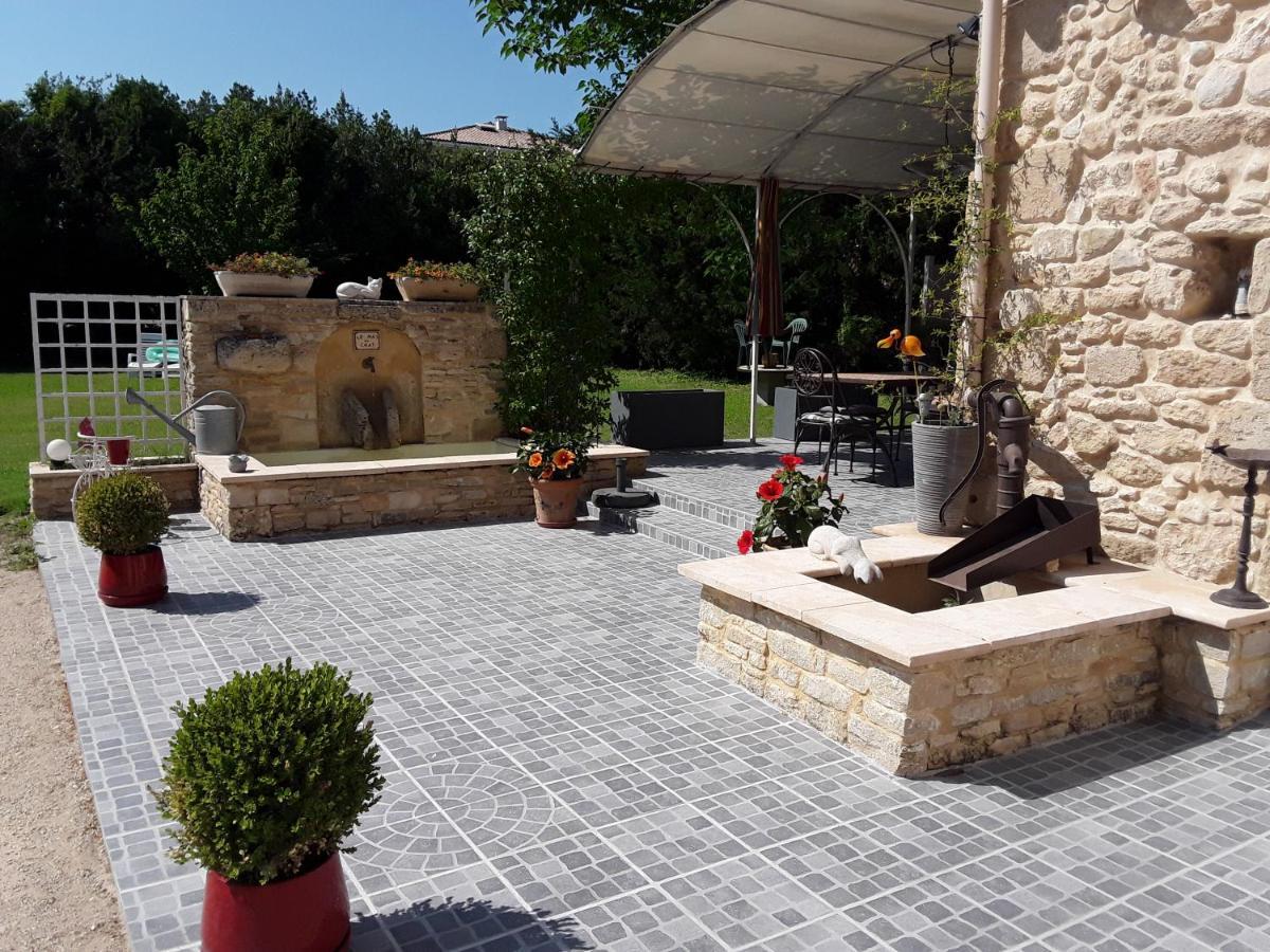 Le Mas Du Chat Panzió Cavaillon Kültér fotó